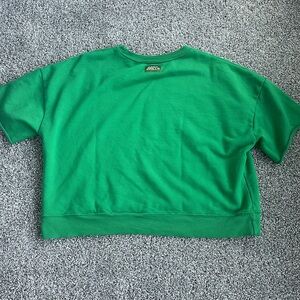 Daily Drills Cropped Sleeve Crew in Kelly Green